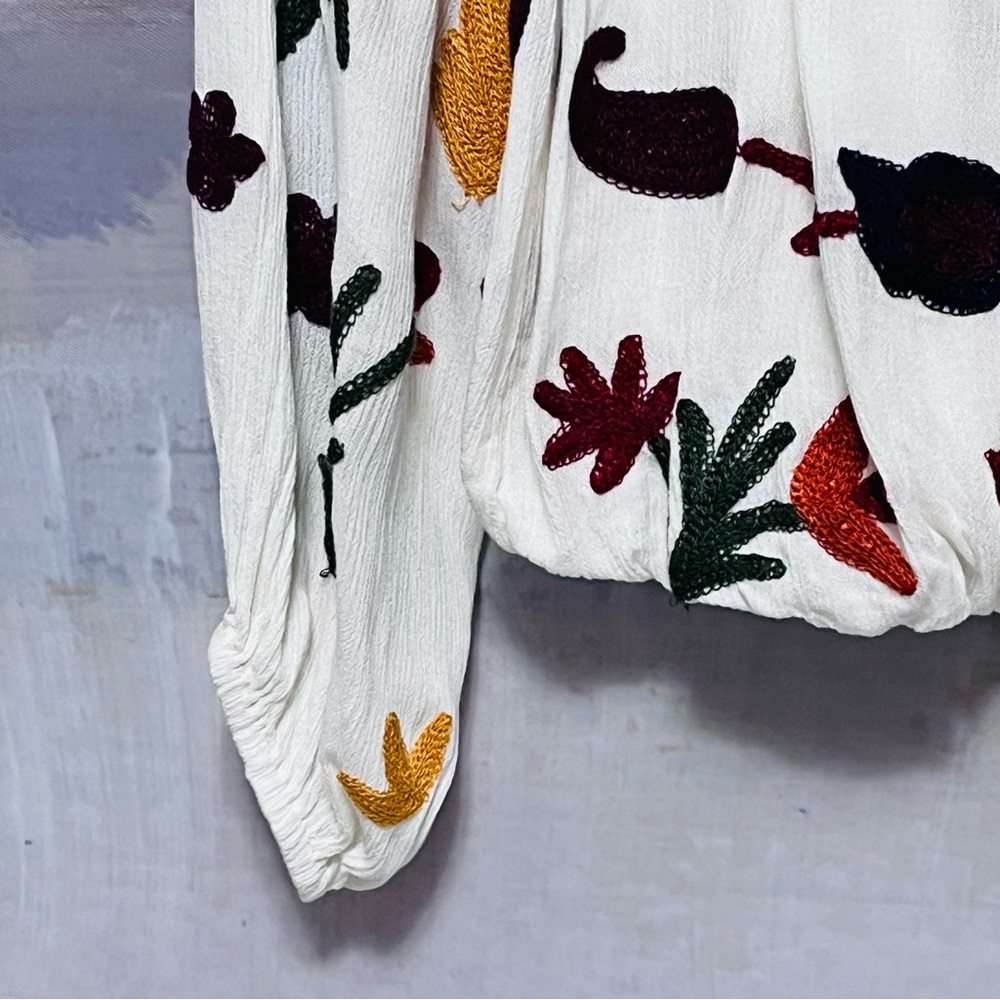 LAURIE FELT Embroidered Boho Blouse Size L Ivory Artsy Floral Balloon Sleeve Top - Picture 5 of 16